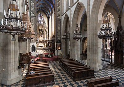 성 삼위일체 도미니코회 대성당 (바질리카 도미니카누프 포트 베즈바니엠 시비엥테이 트루이치)